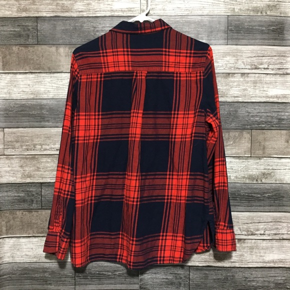 Old Navy The Classic Shirt Flannel Women’s L Blue Red Plaid Button Up Casual - Picture 5 of 9